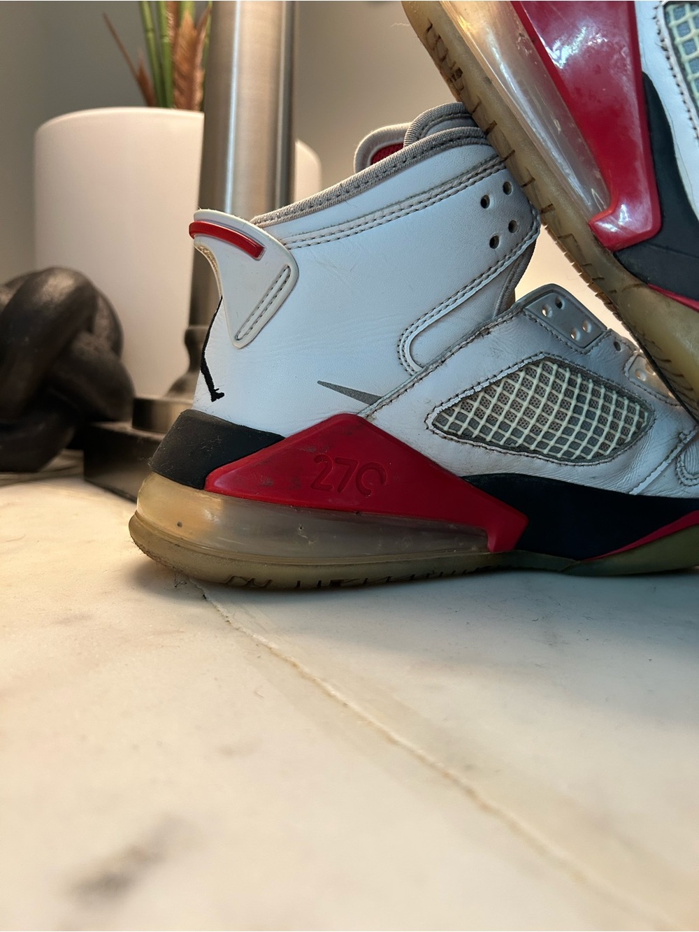 2019
Air Jordan Mars 270 'Fire Red' SZ .6.5Y - Picture 7 of 11